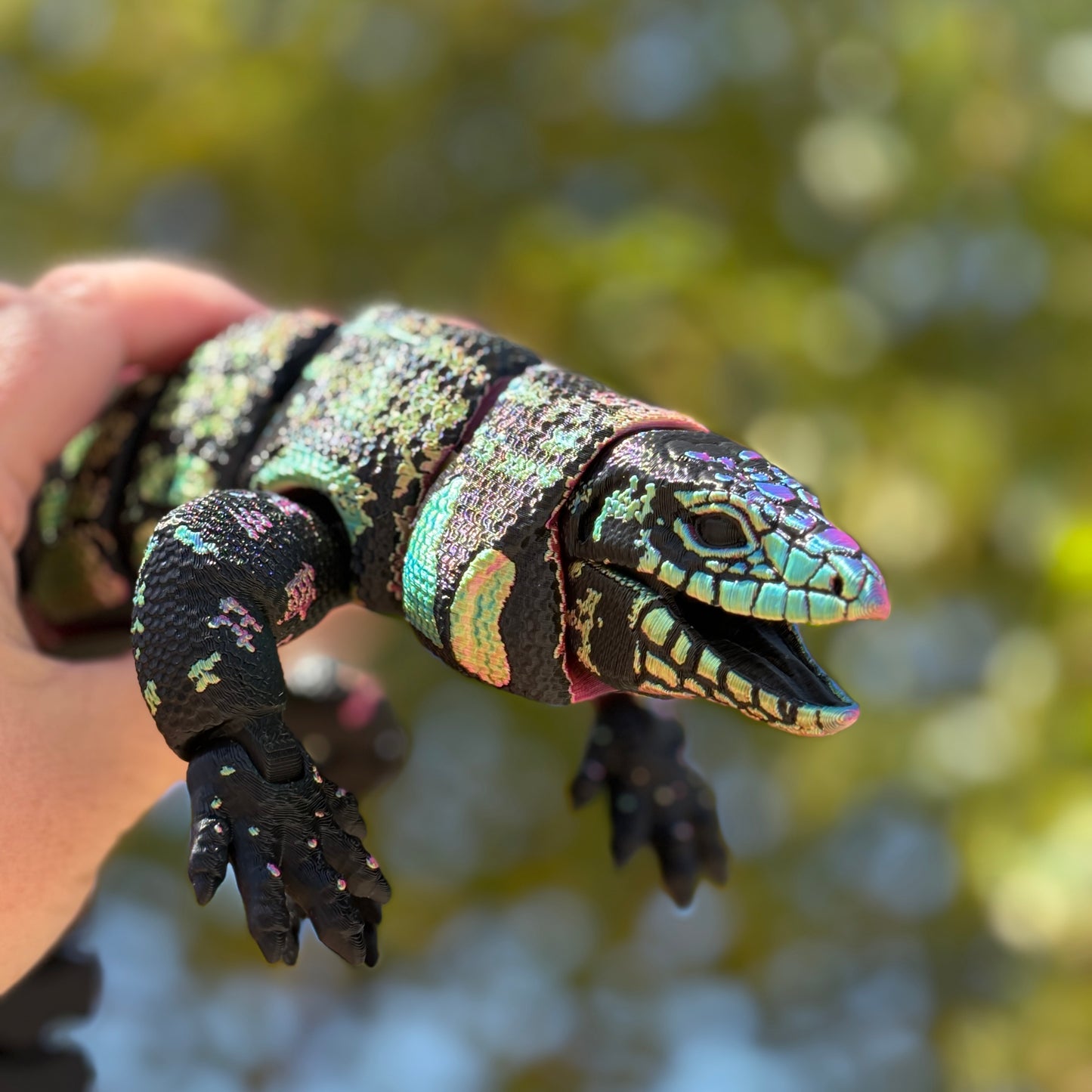 Beautiful Iridescent Tegu Lizard – 44cm of Jaw-Dropping Realism!