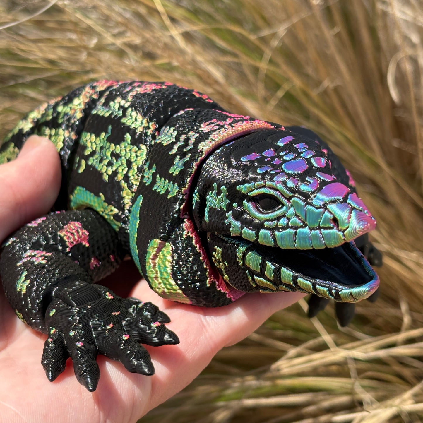 Beautiful Iridescent Tegu Lizard – 44cm of Jaw-Dropping Realism!